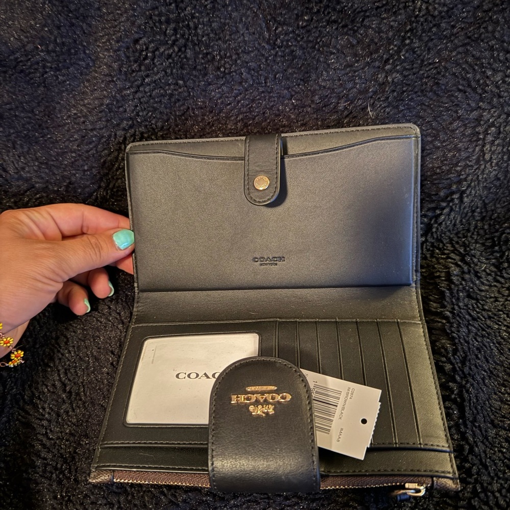 Coach 3 piece set - Picture 11 of 12